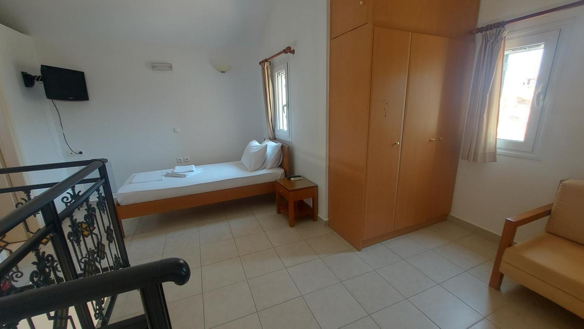 C-View Apartments Megalochori  Room photo
